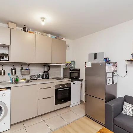 Charming 27m With Balcony In